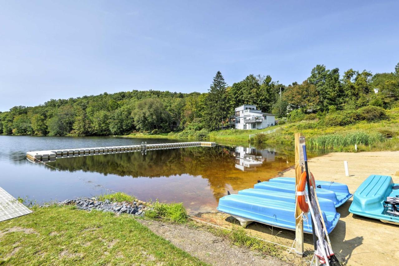 Poconos Vacation Rental With Pool Access And Hot Tub! 布什基尔 外观 照片